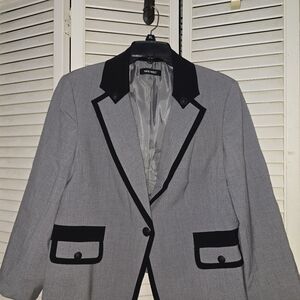 Nine West Suit jacket gray with black trim size 14
